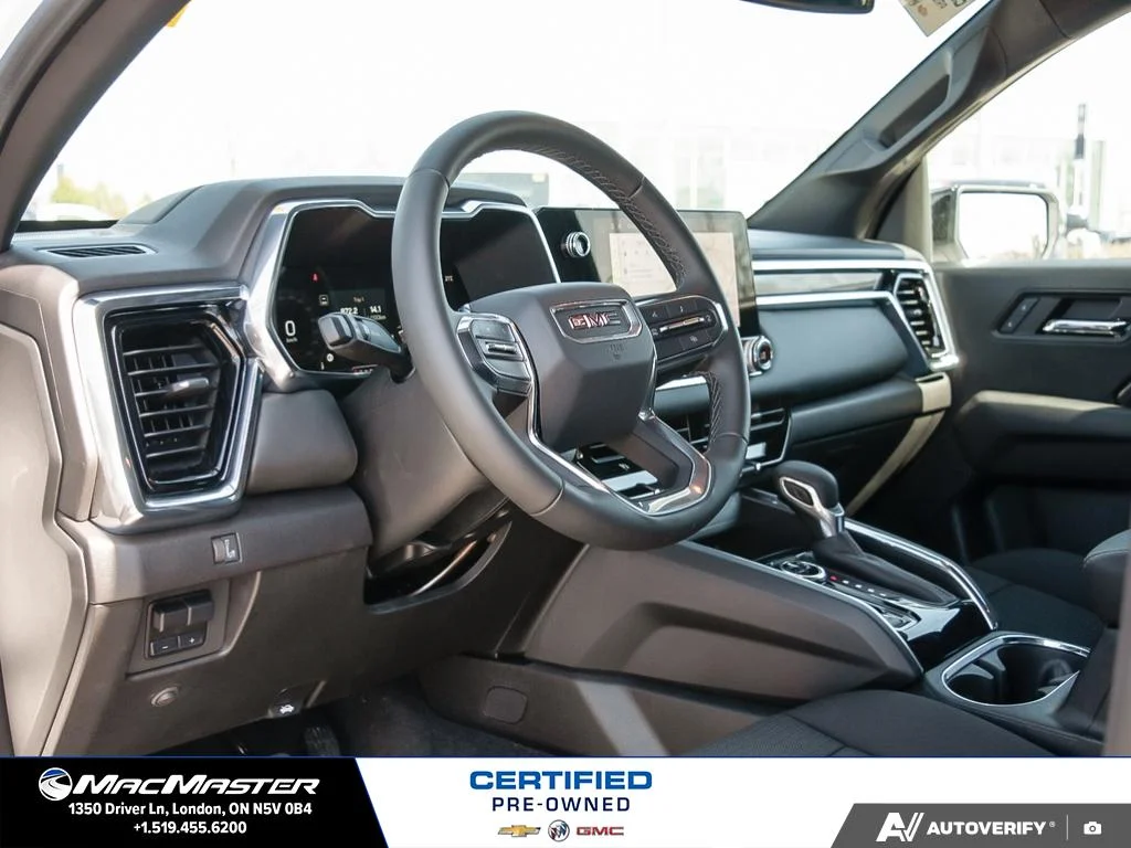 Used 2025  GMC Elevation image 16
