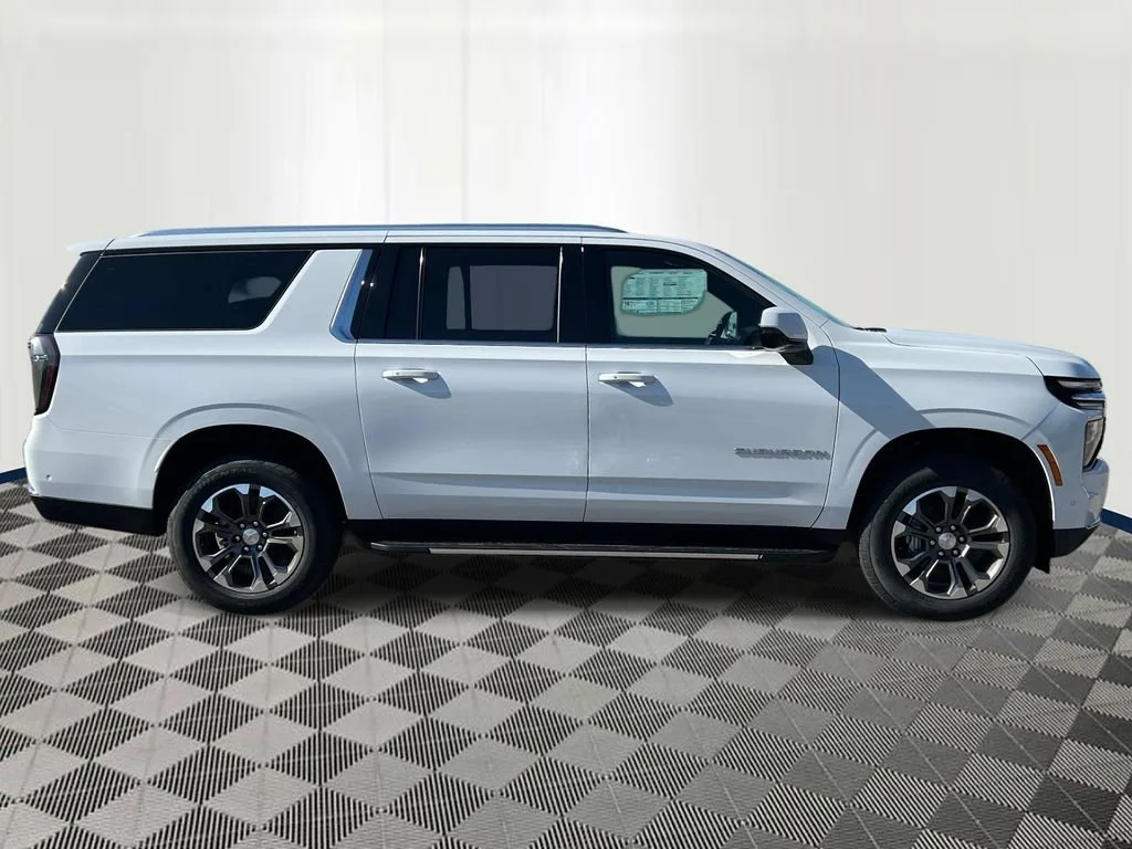2026 Chevrolet Suburban LT - Photo 6