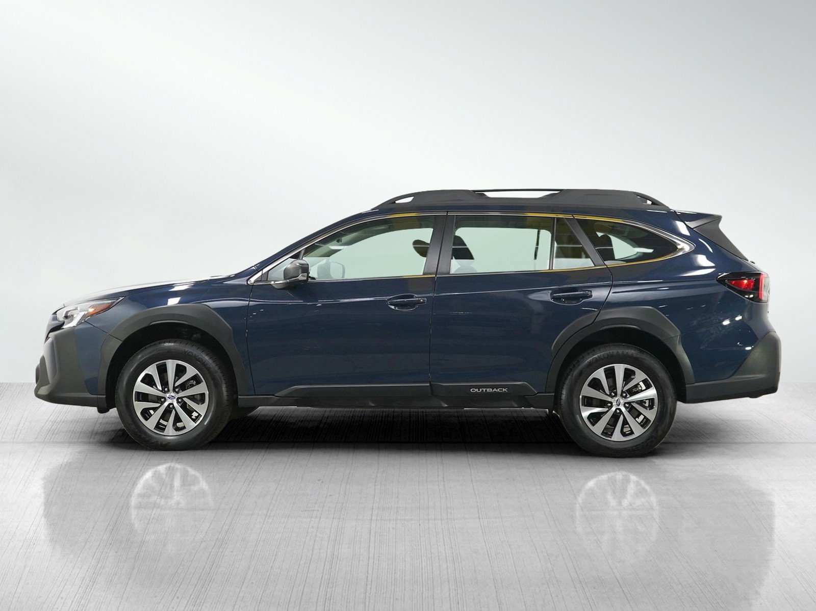 Used 2024 Subaru Outback Base with VIN 4S4BTAAC4R3153261 for sale in Burnsville, Minnesota