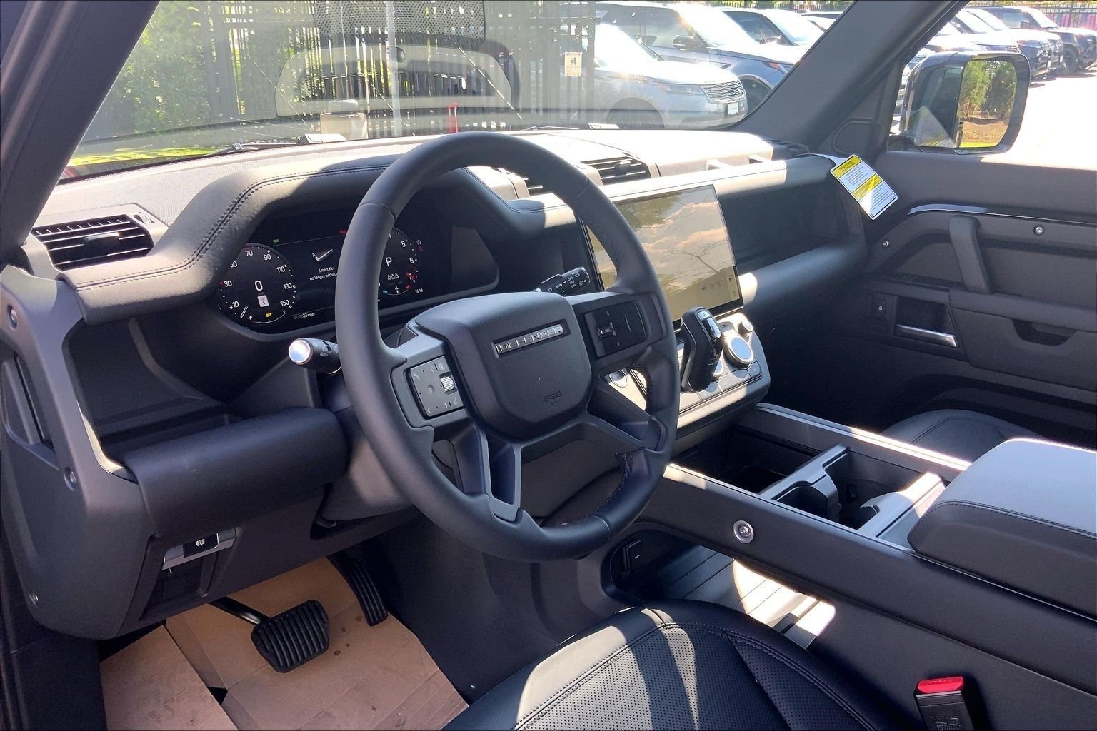 New 2026 Santorini Black Land Rover X-Dynamic SE image 8