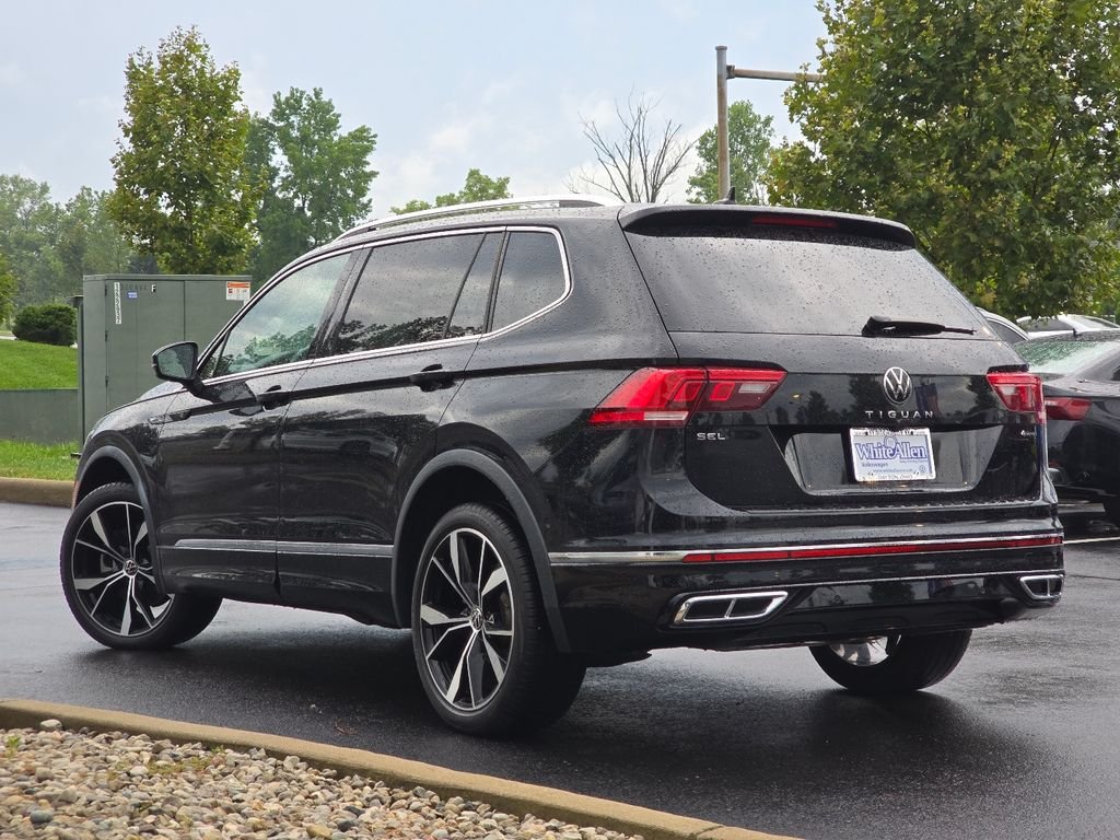 Used 2024 Black Volkswagen 2.0T SEL R-Line image 24