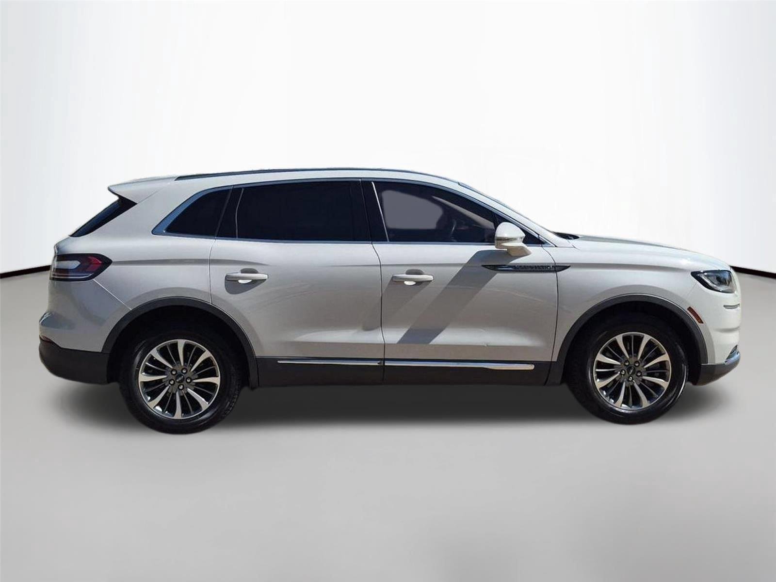 Used 2022 Ceramic Pearl Metallic Tinted Clearcoat Lincoln Reserve image 6