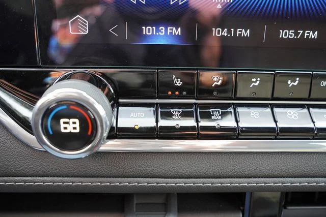 2024 Chevrolet Colorado LT - Photo 25