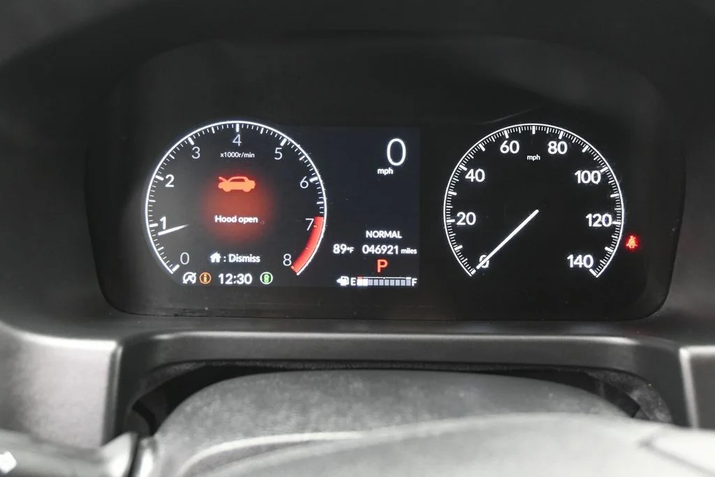 Used 2025 Solar Silver Metallic Honda EX-L image 17