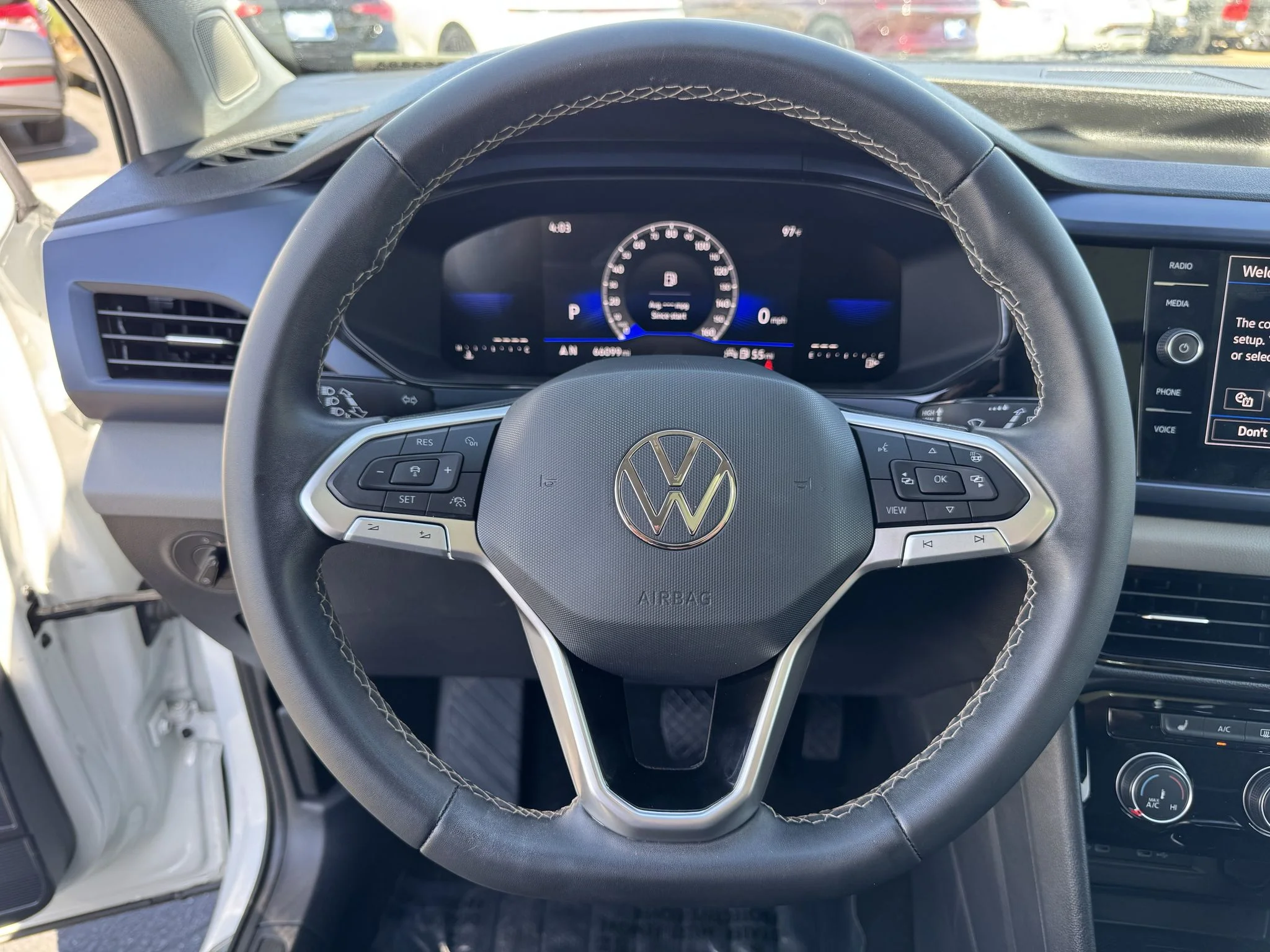 Used 2023 Pure White Volkswagen SE image 17