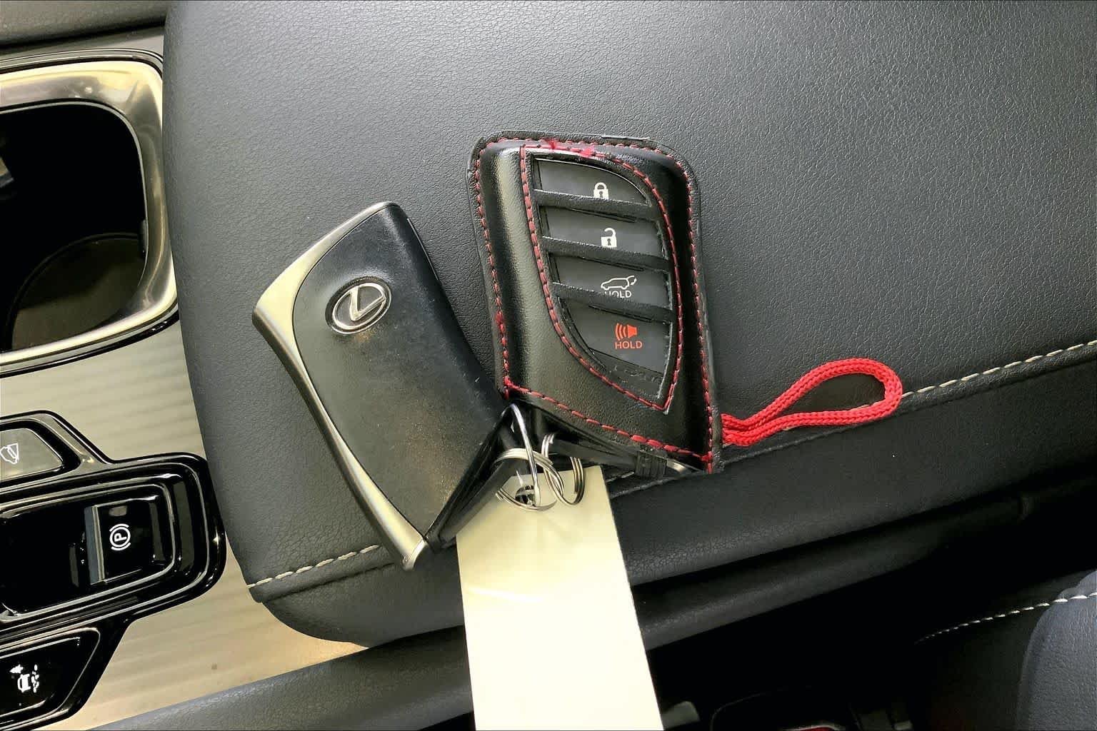Used 2023 Ultra White Lexus F SPORT Handling image 14