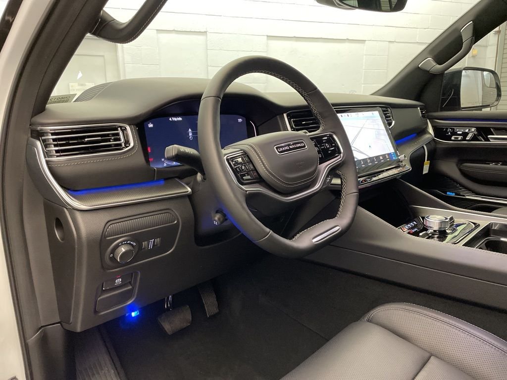 New 2026 Bright White Clearcoat Jeep Summit Obsidian image 19