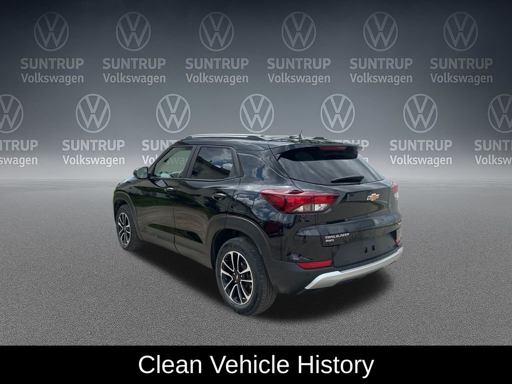 Used 2024 Black Chevrolet LT image 4