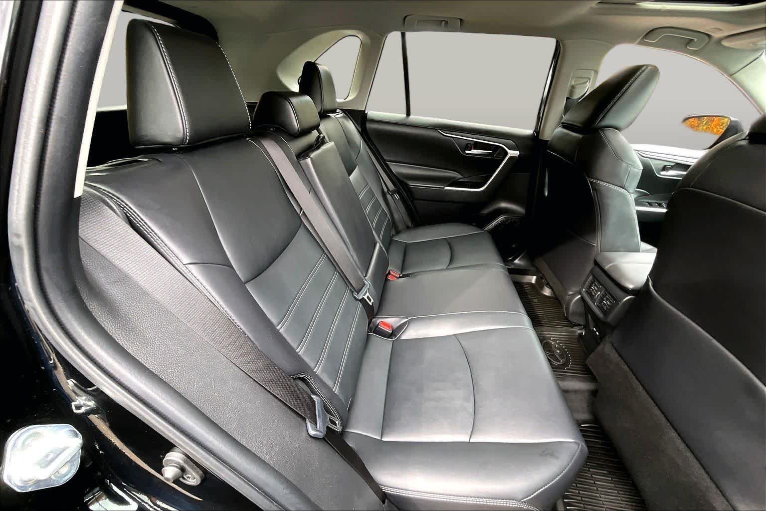 Used 2024 Midnight Black Metallic Toyota Hybrid XLE Premium image 19