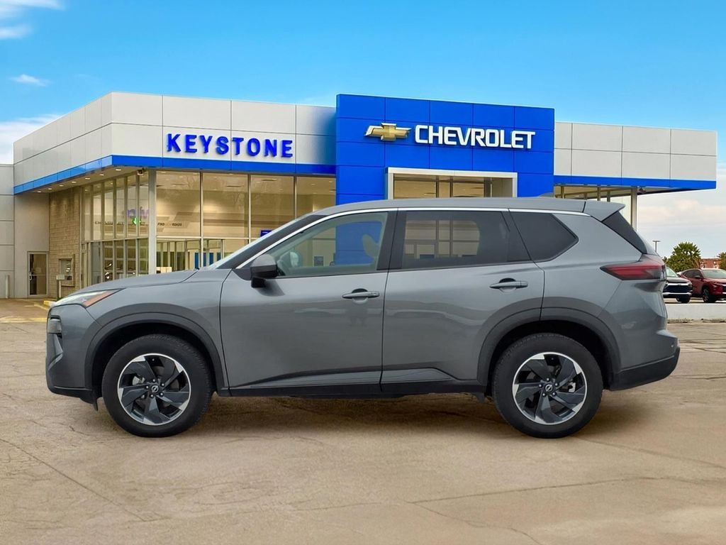 Used 2025 Gray Nissan SV FWD image 4