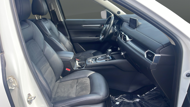 Used 2018 White Mazda Touring image 24