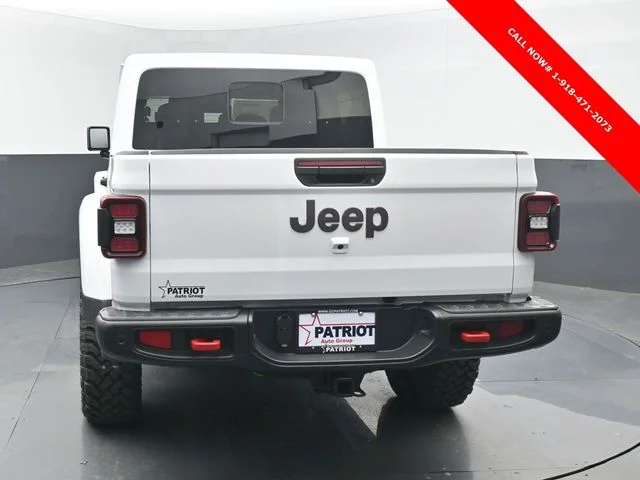 New 2026 Bright White Clear-Coat Exterior Paint Jeep Rubicon X image 4
