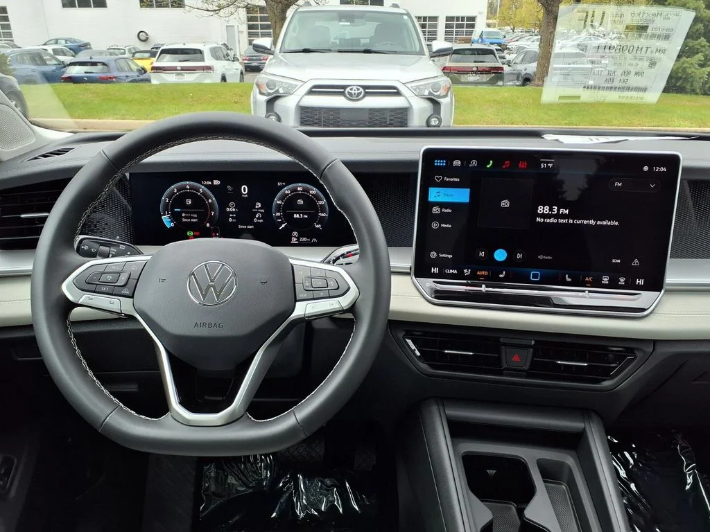 New 2026 Deep Black Pearl Volkswagen 2.0T SE image 10