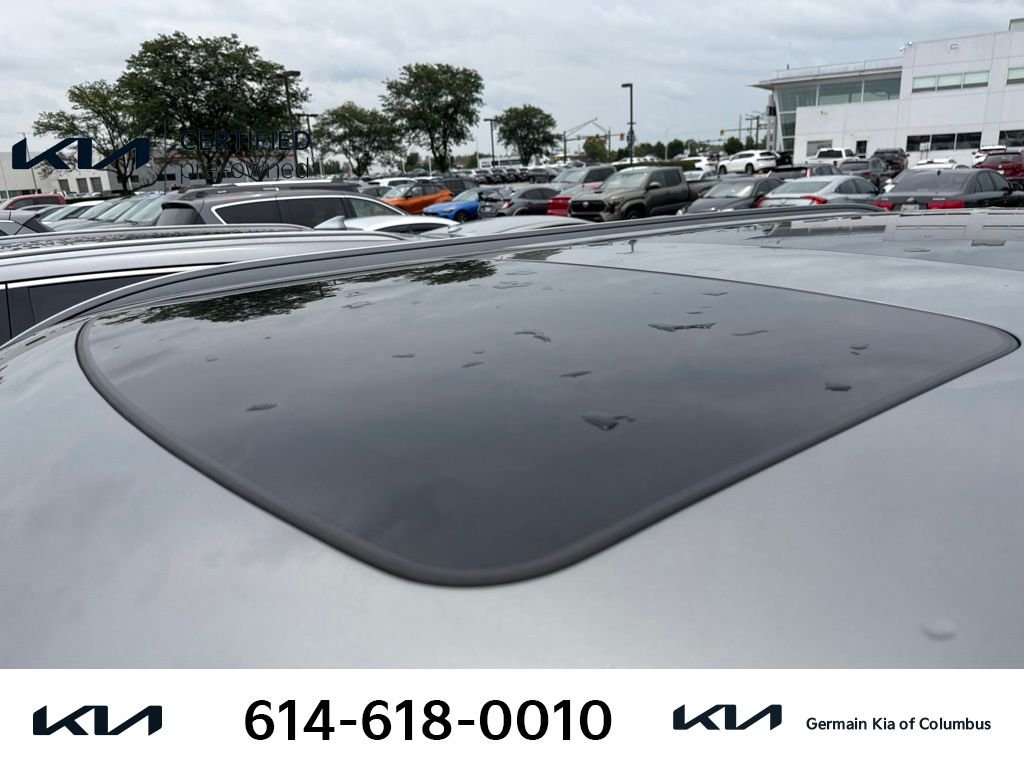 Used 2024 Gray Kia Wind image 8