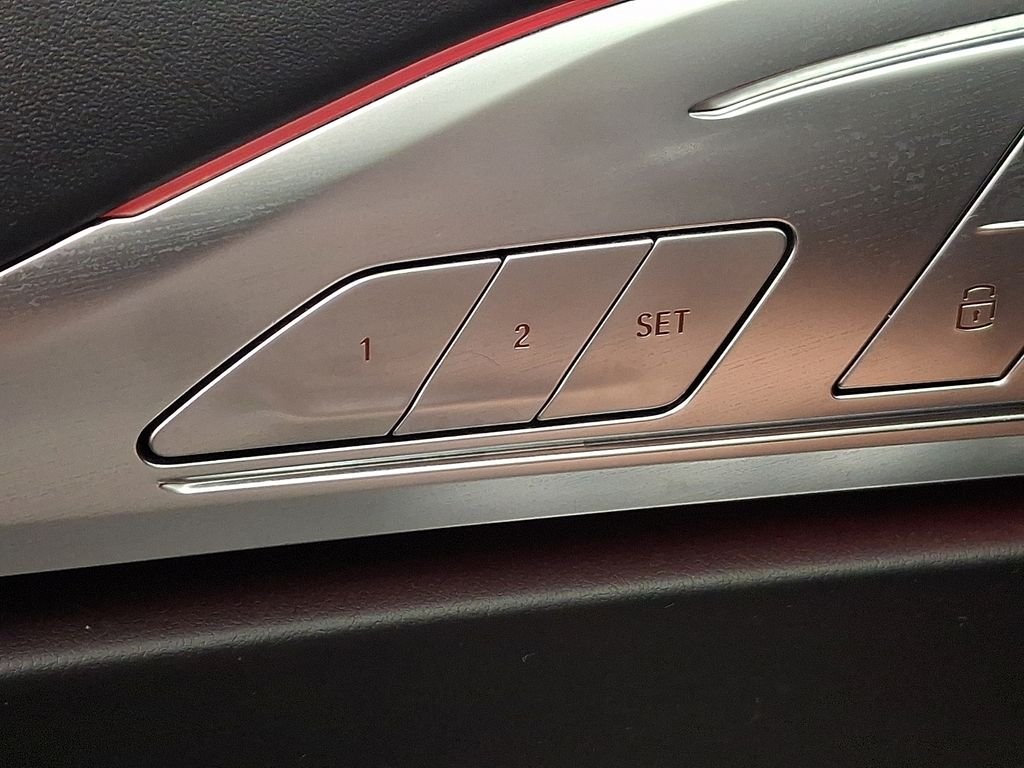 Used 2023 White Metallic BMW M850i xDrive image 27