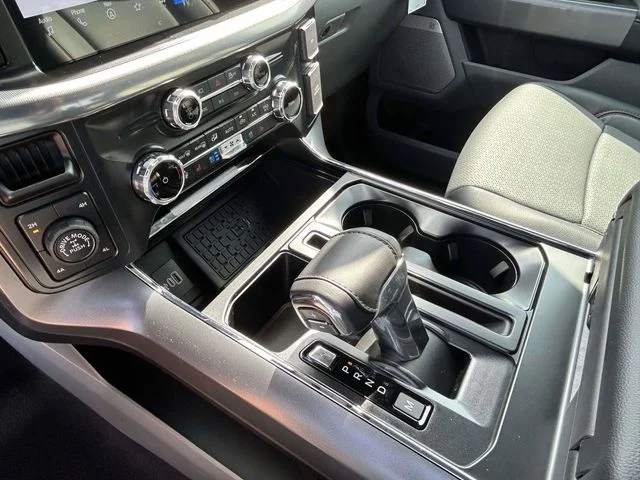New 2026 Oxford White Ford Lariat image 11