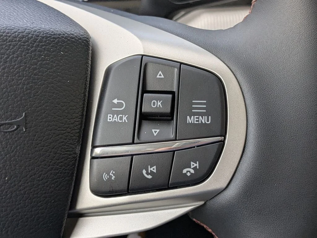 New 2026 Star White Metallic Tri-Coat Ford Active image 27