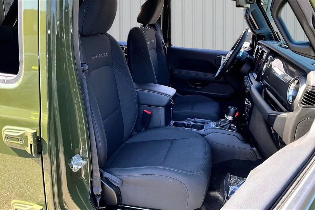 Used 2022 Green Jeep Unlimited Sahara image 28