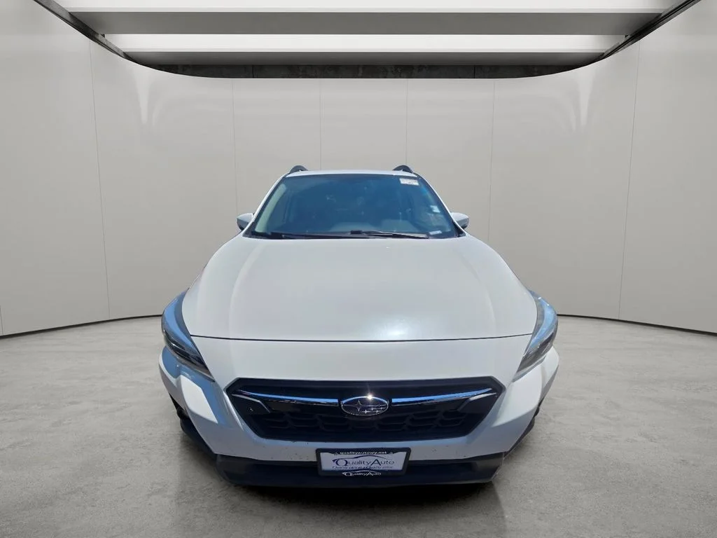 Used 2019 Crystal White Pearl Subaru Limited image 15
