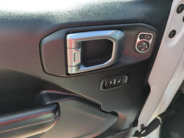 Used 2020 White Jeep Rubicon image 18