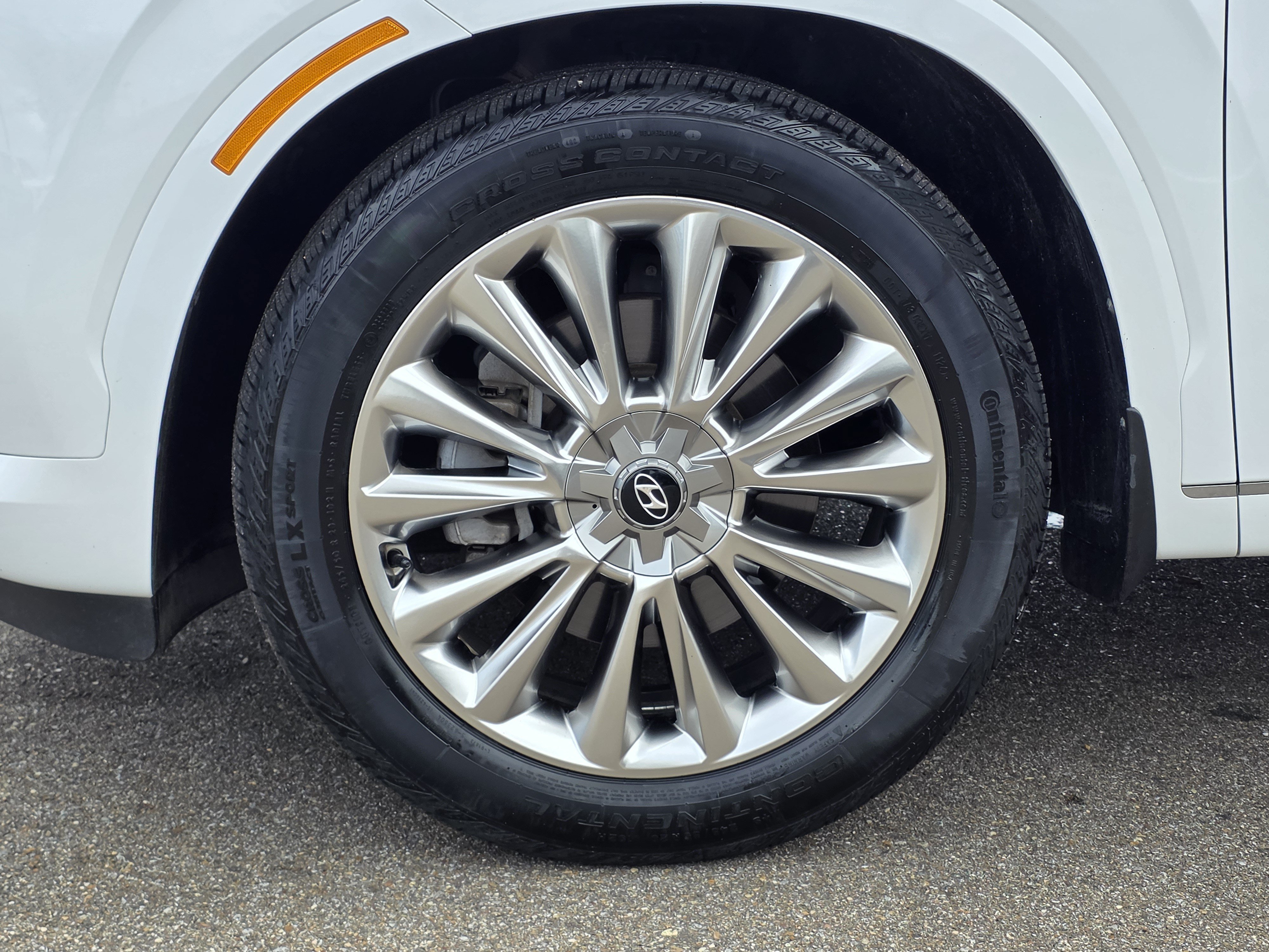 Used 2020 Hyper White Hyundai Limited image 35