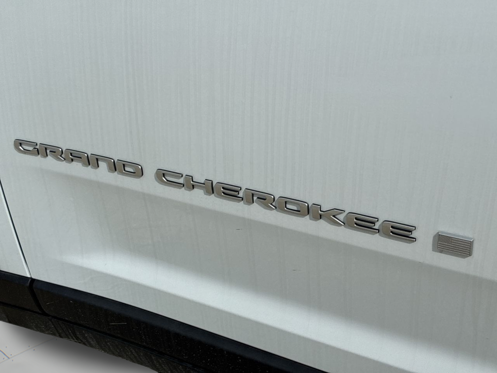 New 2025 White Jeep Laredo X image 43