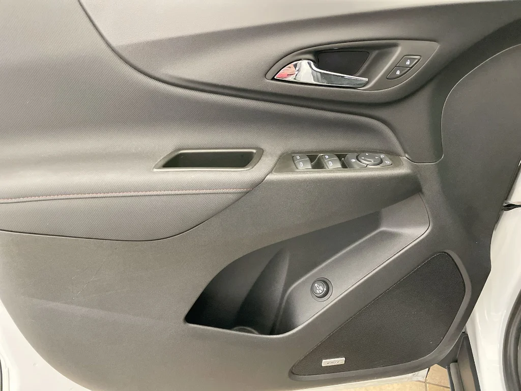 Used 2023 Summit White Chevrolet RS image 22