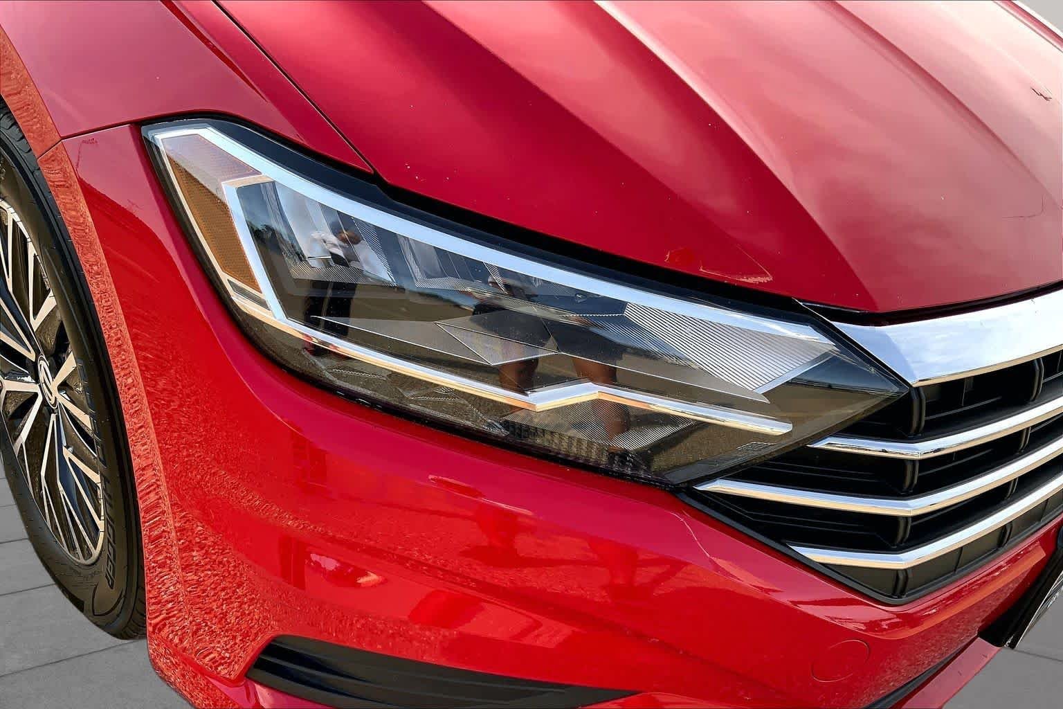Used 2021 Tornado Red Volkswagen S image 28