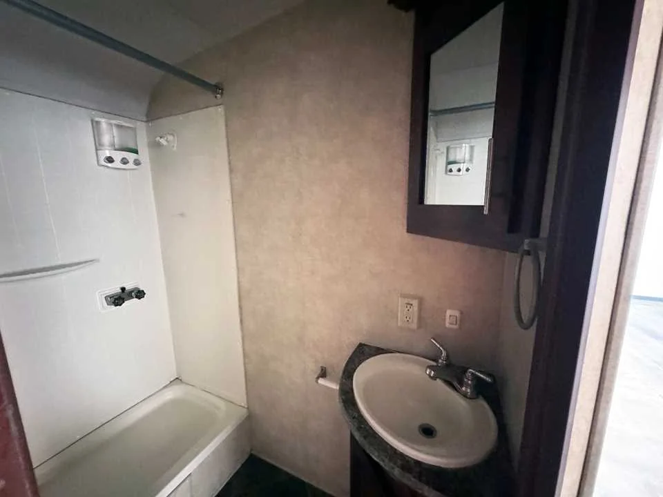 Used 2015  FOREST RIVER  image 14