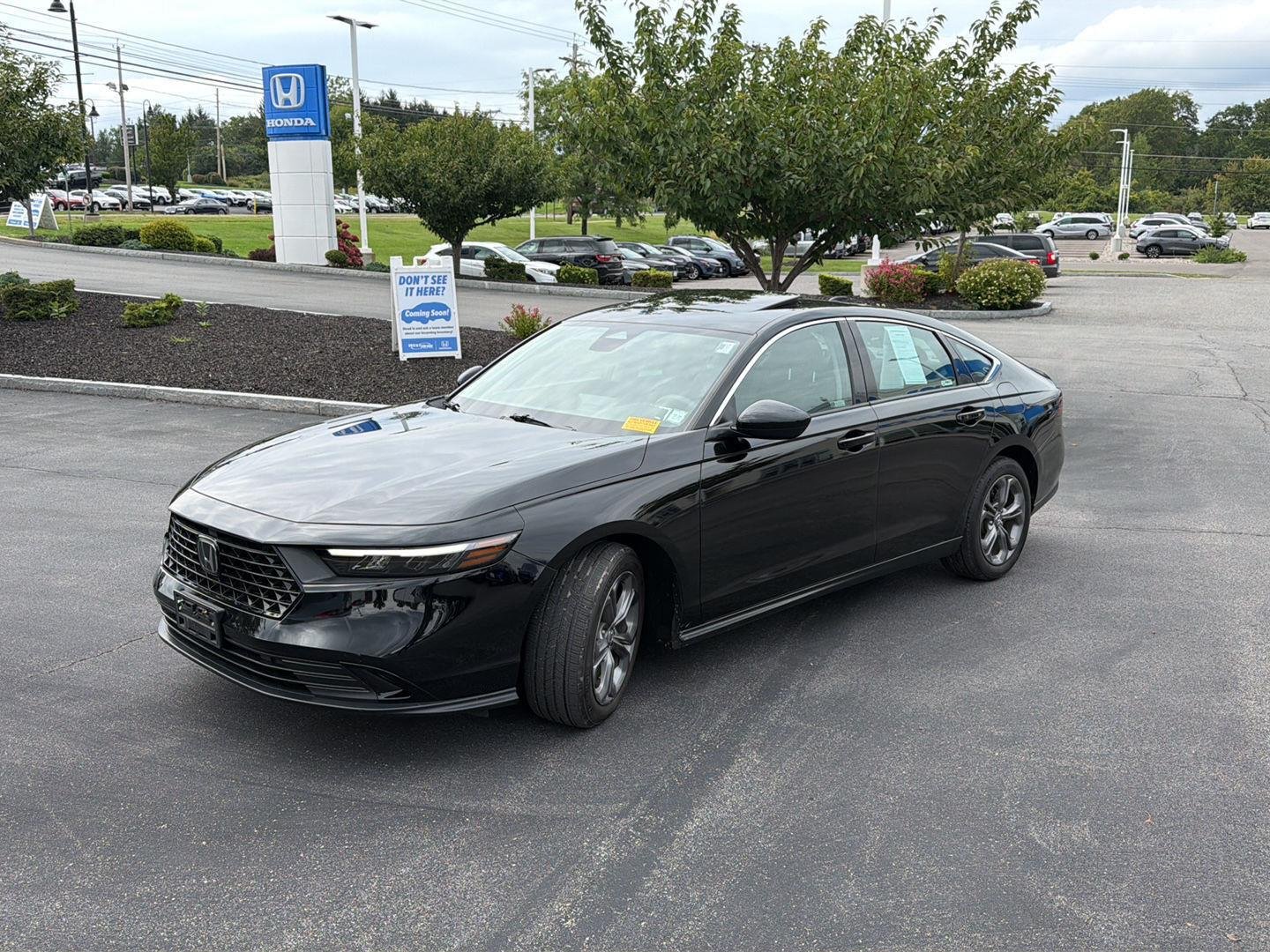 Used 2023 Crystal Black Pearl Honda EX image 3