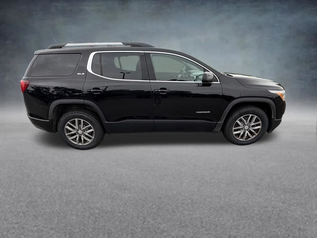 Used 2017 EBONY TWILIGHT METALLIC GMC SLE image 7