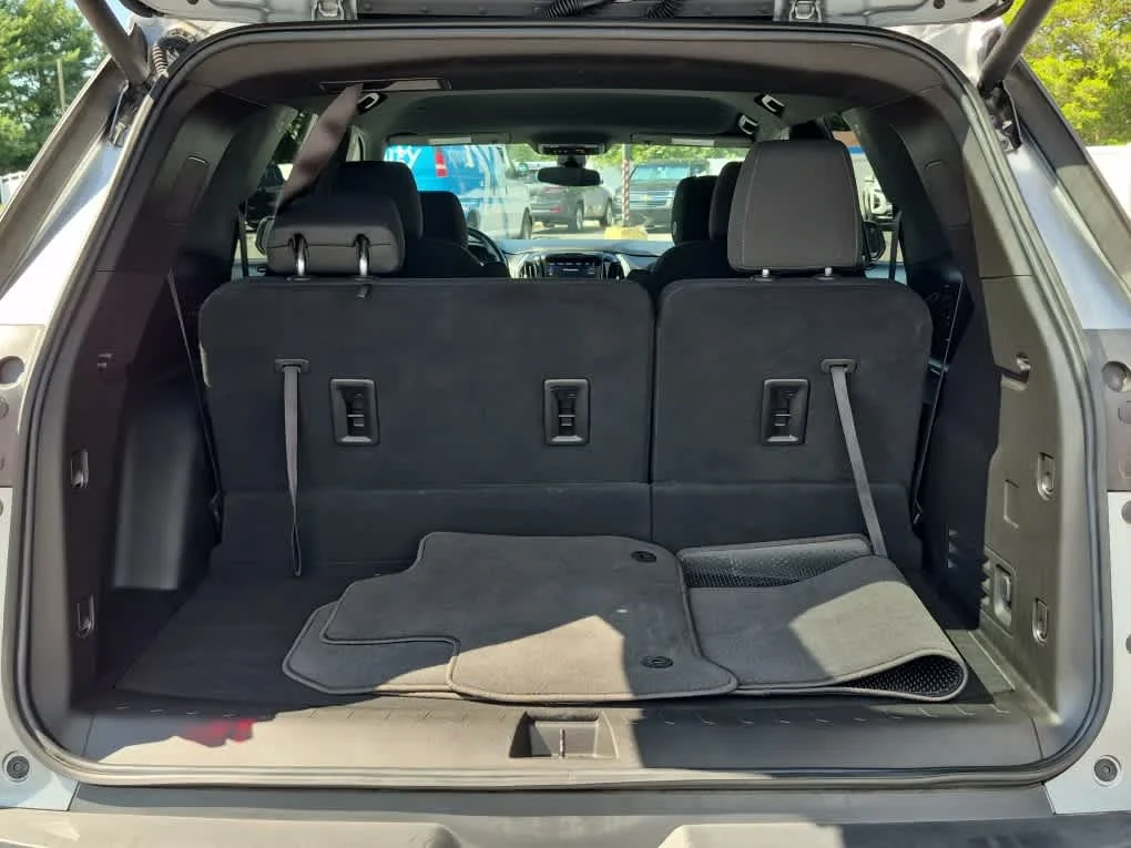 Used 2023 Sterling Gray Metallic Chevrolet LT Cloth image 22