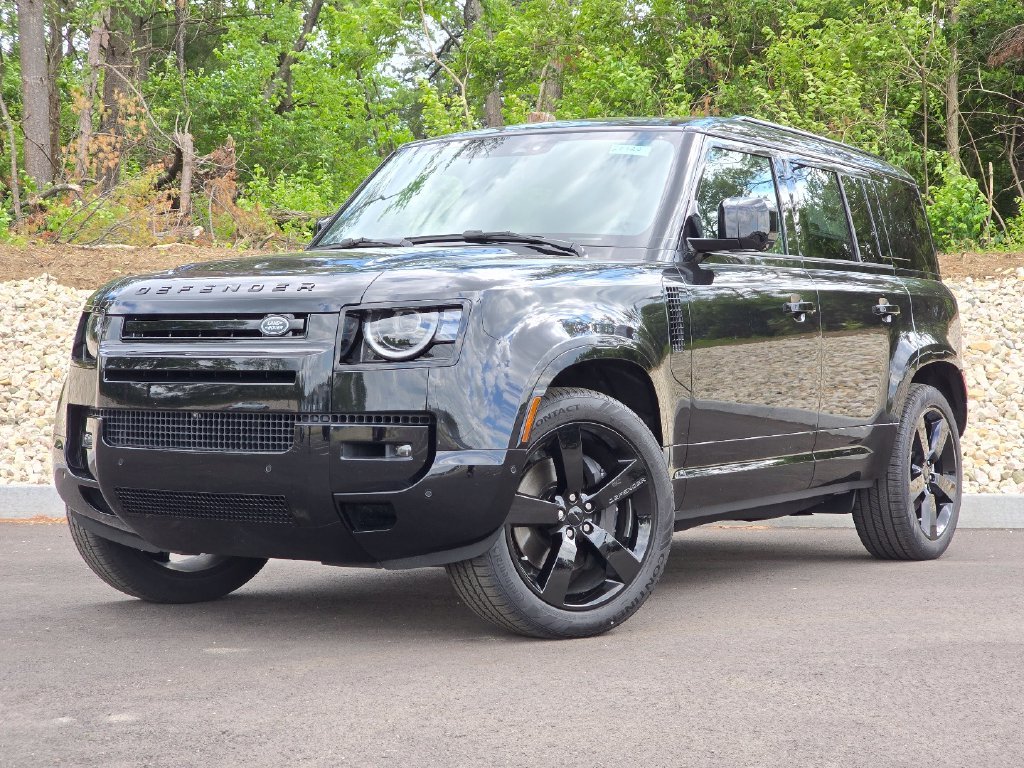 New 2026 Santorini Black Land Rover X-Dynamic se image 1