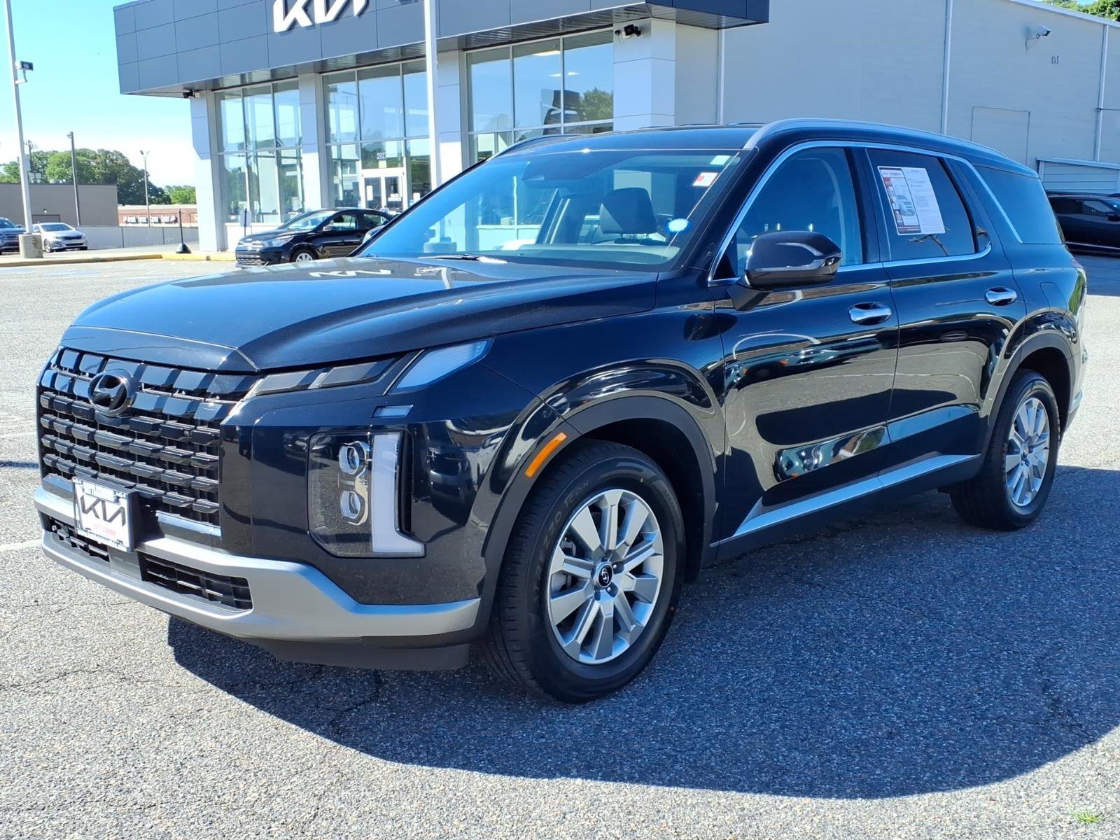 Used 2023 Moonlight Cloud Hyundai SEL image 3