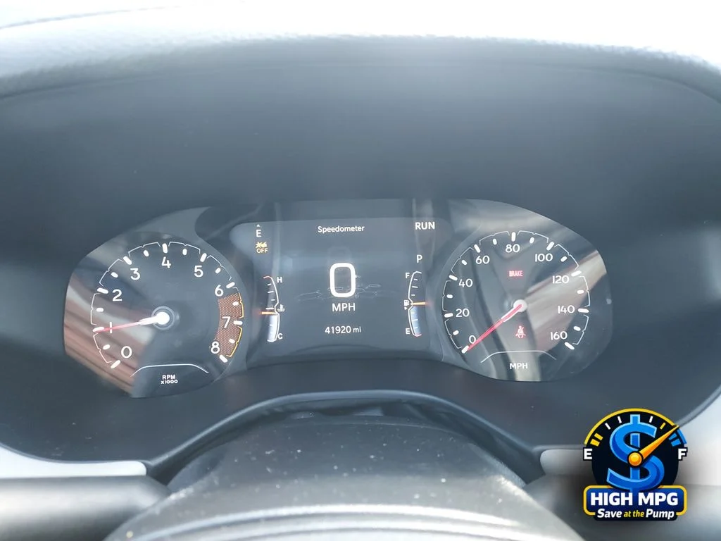 Used 2025 Silver Jeep Limited image 26