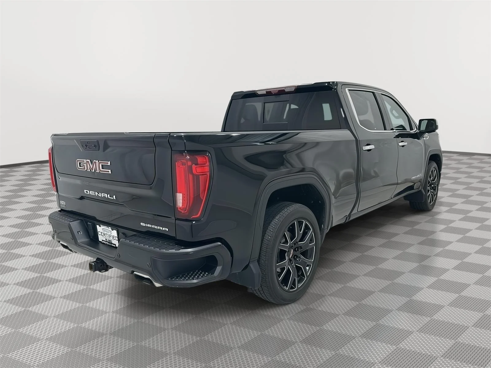 Used 2022 Onyx Black GMC Denali image 5