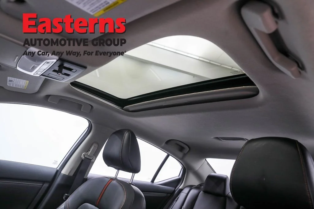 Used 2021 White Nissan SR image 32