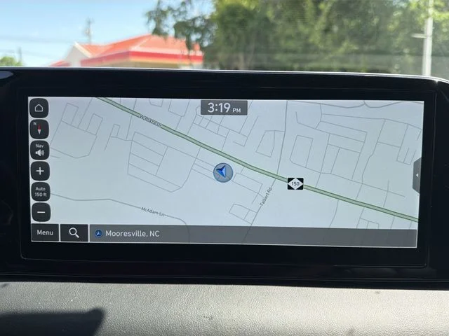 Used 2023 Black Hyundai SEL image 18