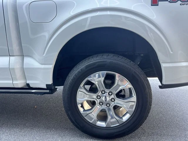 Used 2022 White Ford Platinum image 10