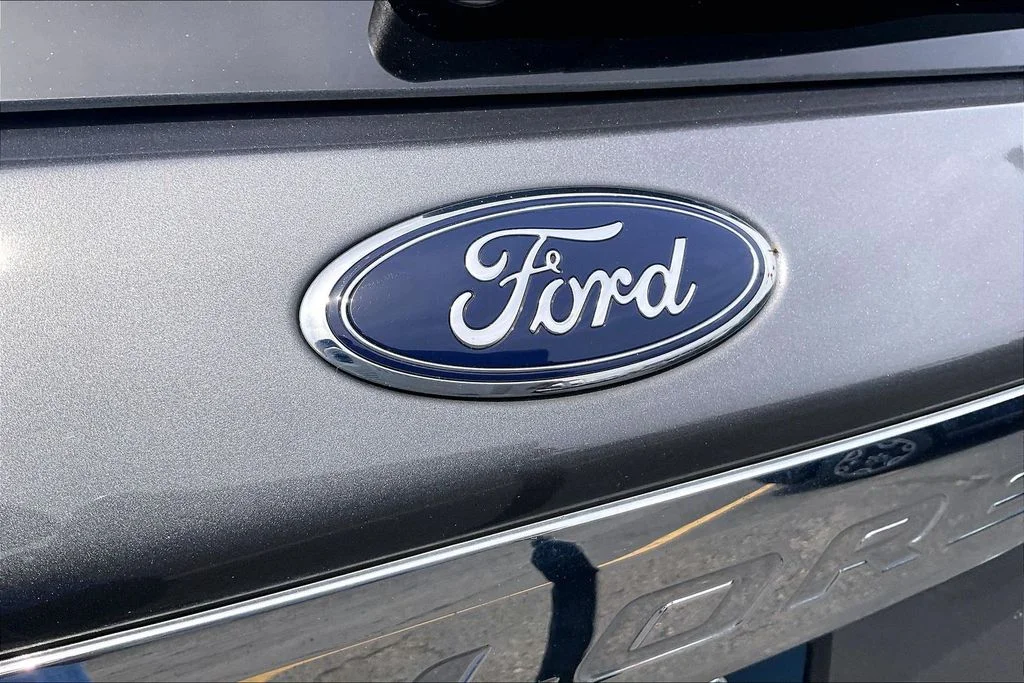 Used 2021 Gray Ford XLT image 7