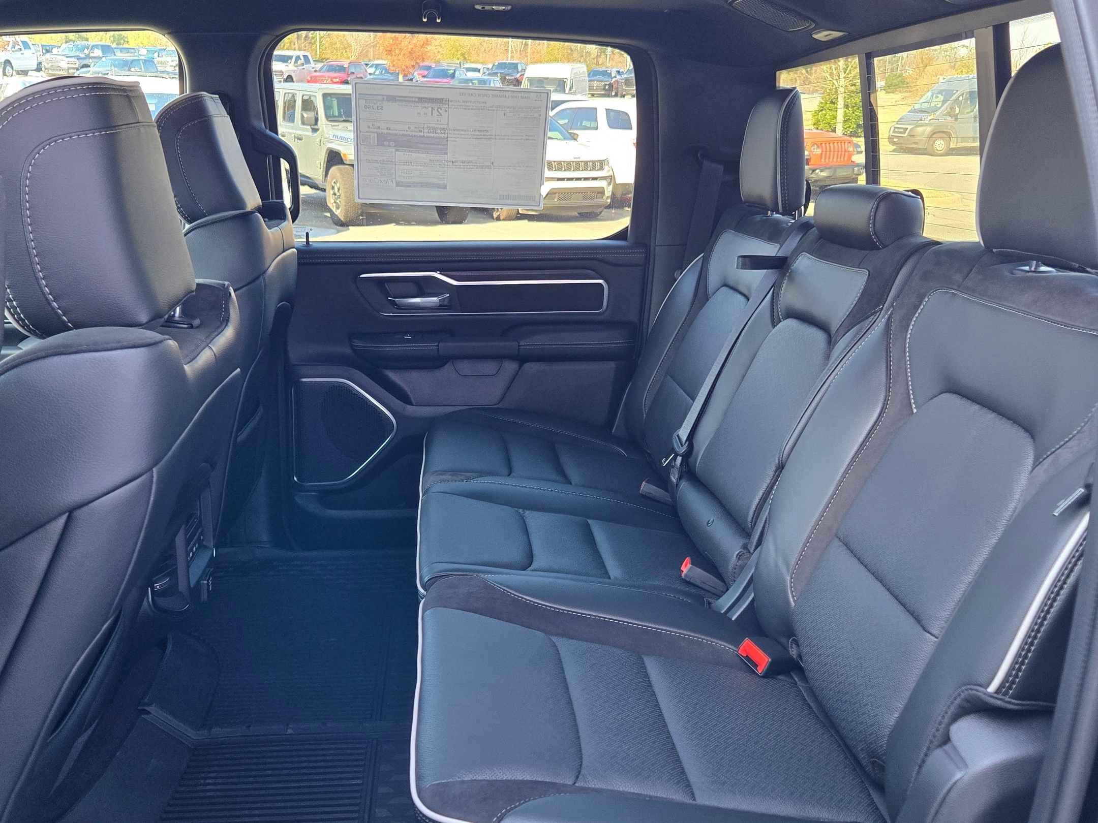 New 2026 Diamond Black Crystal Pearl-Coat Exterior Paint RAM Laramie image 24