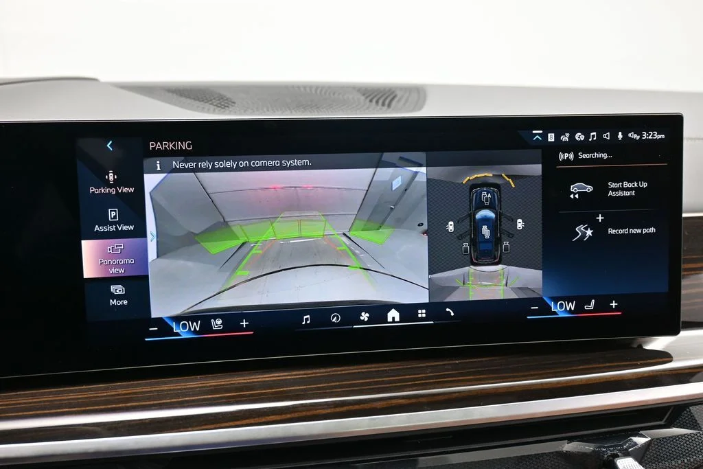 Used 2026 Black BMW xDrive40i image 14