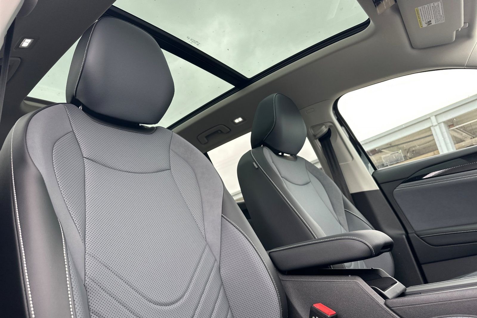 New 2026 Deep Black Pearl Volkswagen 2.0T SE image 17