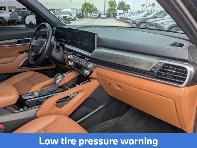 Used 2025 Black Kia EX X-Line image 30
