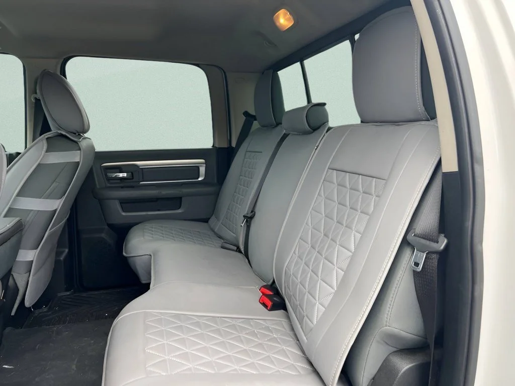 Used 2014 Bright White Clearcoat Ram SLT image 19