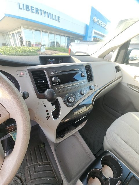 Used 2011 Silver Toyota LE image 8