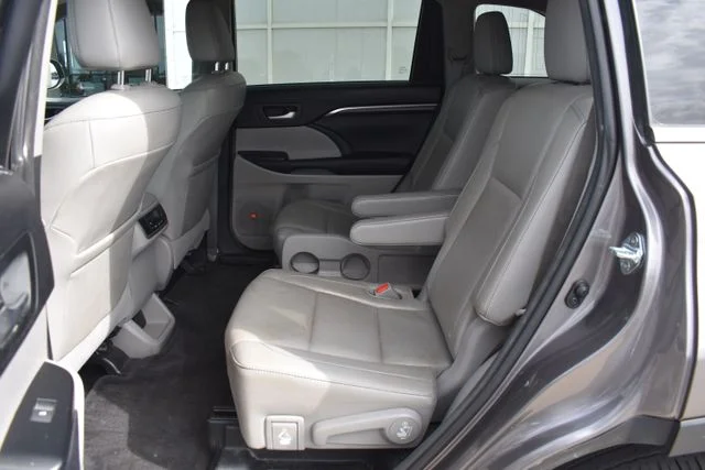 Used 2016 Gray Toyota Limited image 15