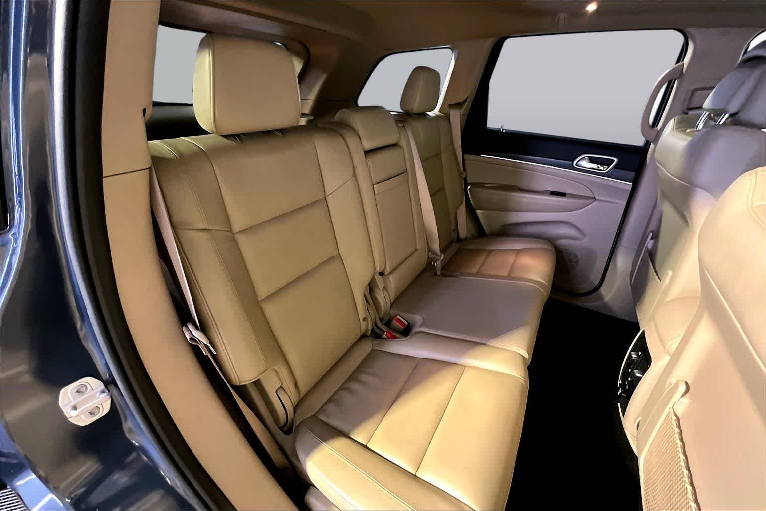 Used 2021 Slate Blue Pearlcoat Jeep Limited image 20
