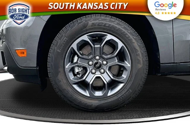 New 2026 Carbonized Gray Metallic Ford XLT image 13