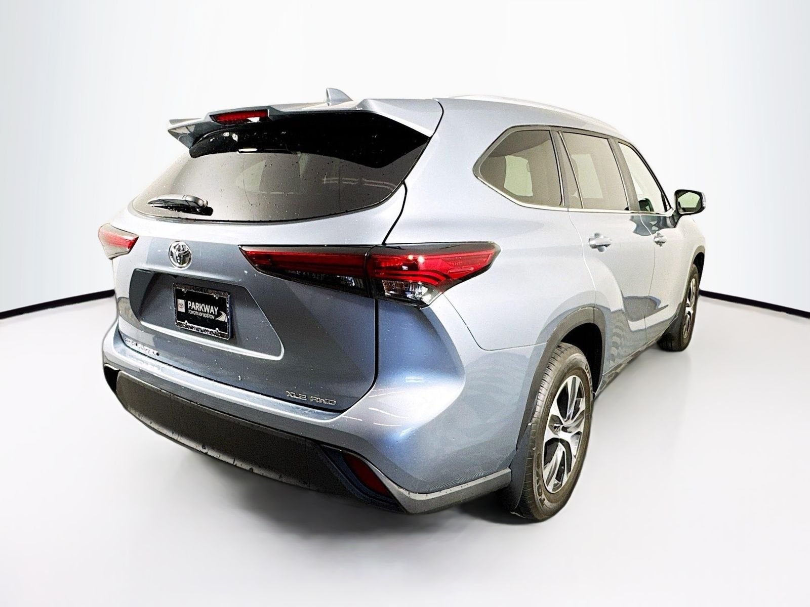 Used 2023  Toyota XLE image 8